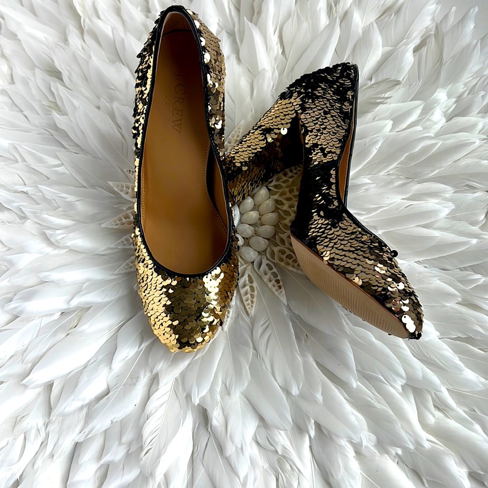 NEW - JCREW gold and black sequin pumps in size 5